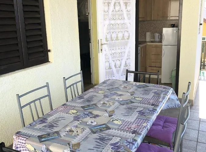 Апартаменты In With Balcony, Air Conditioning, Wifi, Washing Machine 4834-2