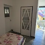 In With Balcony, Air Conditioning, Wifi, Washing Machine 4834-2 شقة *