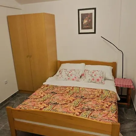 Appartement In With Balcony, Air Conditioning, Wifi, Washing Machine 4834-2 Ždrelac